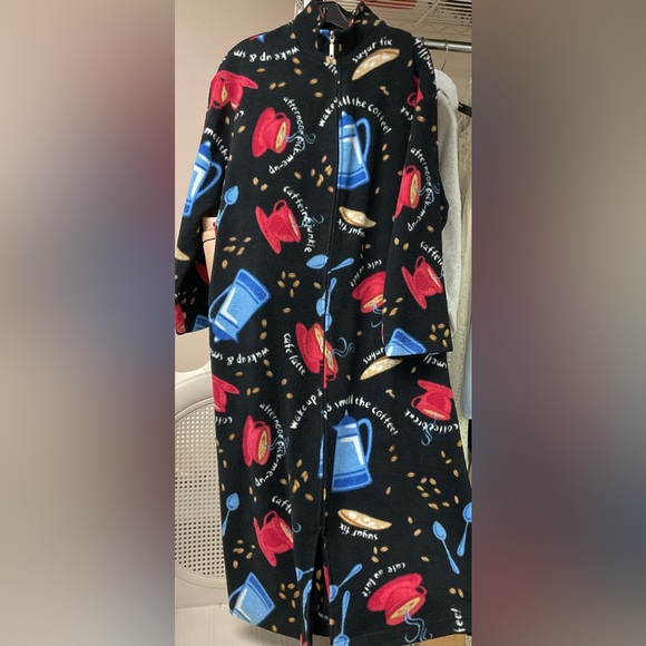 Woman’s Full Length Robe - Picture 2 of 2